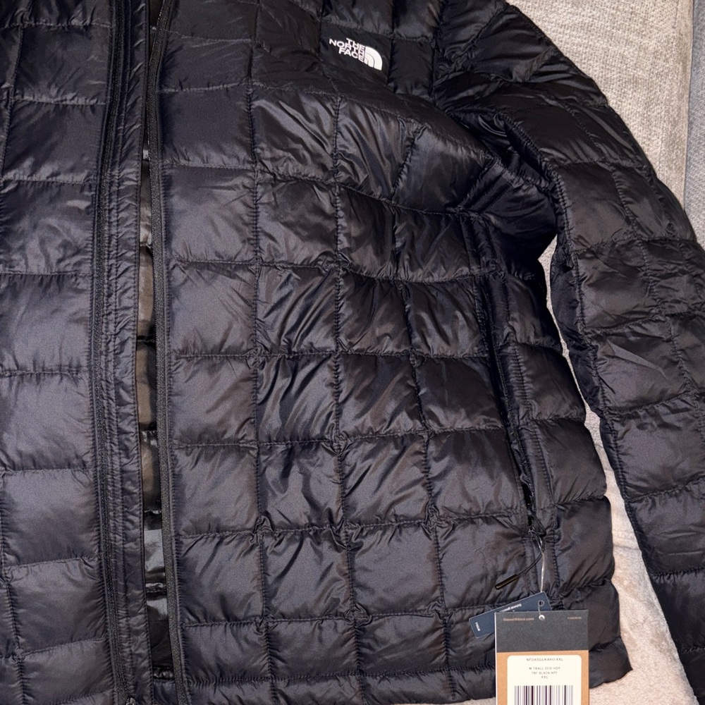 The North Face Quilted Black Jacket - Picture 6 of 8